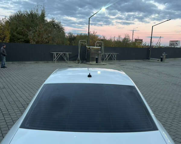 Белый Фольксваген Пассат, объемом двигателя 1.8 л и пробегом 137 тыс. км за 11900 $, фото 4 на Automoto.ua