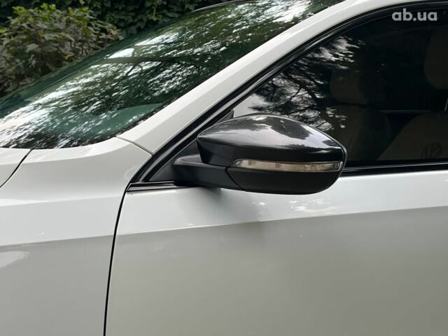 Білий Фольксваген Пассат, об'ємом двигуна 1.8 л та пробігом 162 тис. км за 12940 $, фото 13 на Automoto.ua