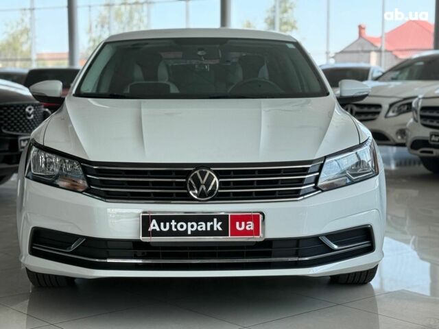 Белый Фольксваген Пассат, объемом двигателя 1.8 л и пробегом 107 тыс. км за 12790 $, фото 1 на Automoto.ua