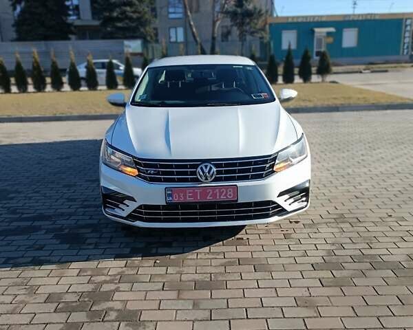 Білий Фольксваген Пассат, об'ємом двигуна 1.8 л та пробігом 234 тис. км за 10200 $, фото 1 на Automoto.ua