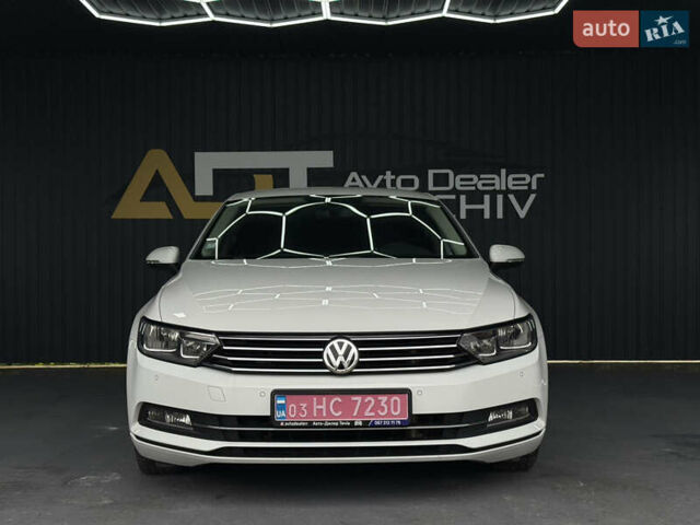 Белый Фольксваген Пассат, объемом двигателя 2 л и пробегом 230 тыс. км за 14900 $, фото 5 на Automoto.ua