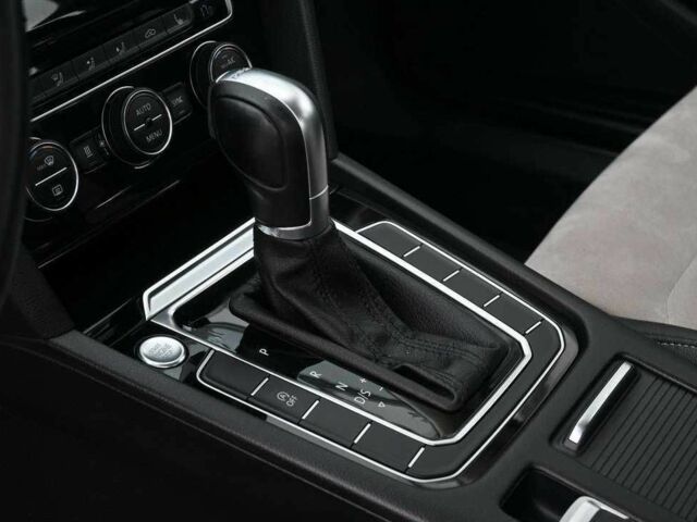 Белый Фольксваген Пассат, объемом двигателя 1.8 л и пробегом 200 тыс. км за 9800 $, фото 13 на Automoto.ua