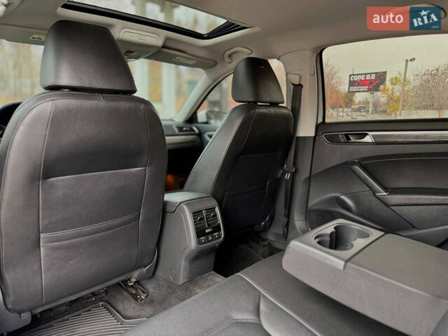 Белый Фольксваген Пассат, объемом двигателя 1.8 л и пробегом 165 тыс. км за 12299 $, фото 13 на Automoto.ua