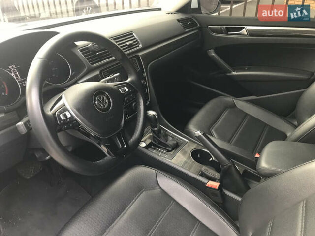 Белый Фольксваген Пассат, объемом двигателя 1.8 л и пробегом 87 тыс. км за 13000 $, фото 2 на Automoto.ua