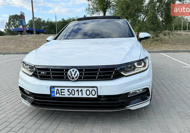 Белый Фольксваген Пассат, объемом двигателя 2 л и пробегом 138 тыс. км за 23900 $, фото 2 на Automoto.ua