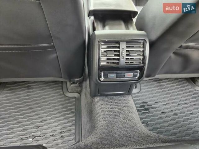 Белый Фольксваген Пассат, объемом двигателя 1.8 л и пробегом 255 тыс. км за 18200 $, фото 27 на Automoto.ua