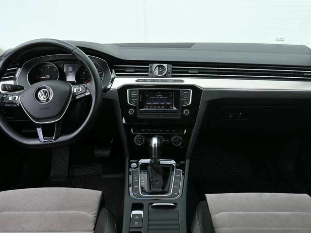 Белый Фольксваген Пассат, объемом двигателя 1.8 л и пробегом 200 тыс. км за 9800 $, фото 18 на Automoto.ua