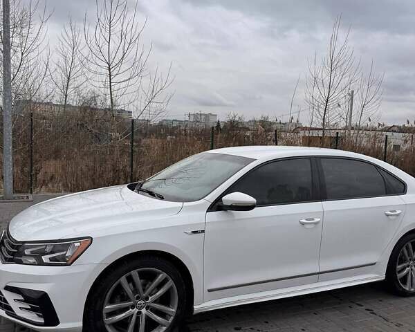 Білий Фольксваген Пассат, об'ємом двигуна 1.8 л та пробігом 128 тис. км за 14800 $, фото 2 на Automoto.ua
