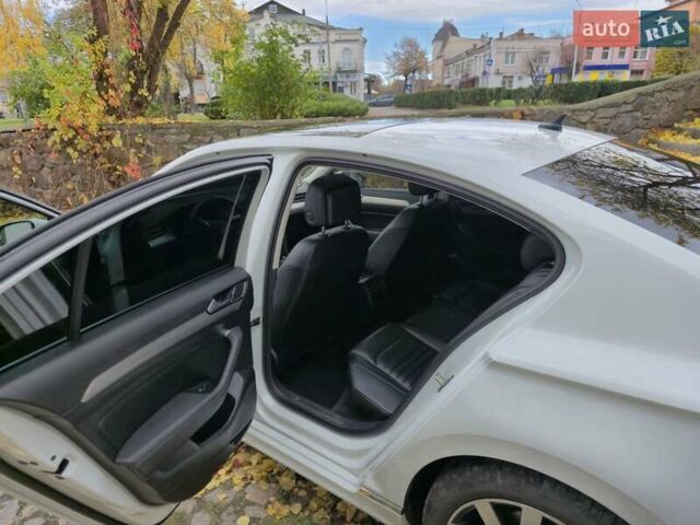 Белый Фольксваген Пассат, объемом двигателя 1.8 л и пробегом 255 тыс. км за 18200 $, фото 16 на Automoto.ua