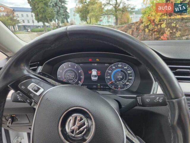 Белый Фольксваген Пассат, объемом двигателя 1.8 л и пробегом 255 тыс. км за 18200 $, фото 28 на Automoto.ua