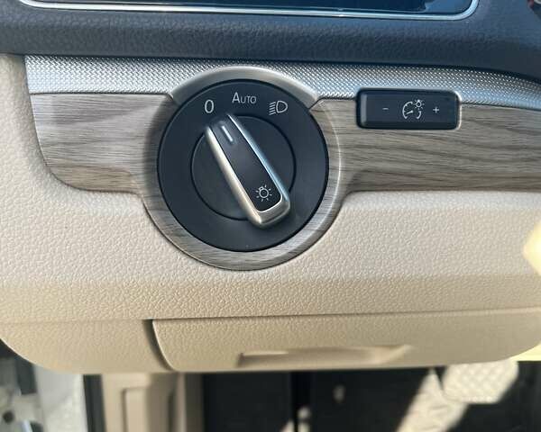 Білий Фольксваген Пассат, об'ємом двигуна 1.8 л та пробігом 118 тис. км за 13300 $, фото 11 на Automoto.ua