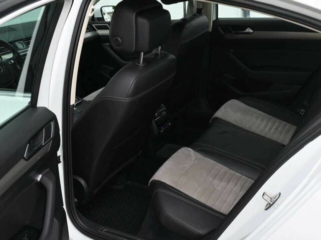 Белый Фольксваген Пассат, объемом двигателя 1.8 л и пробегом 200 тыс. км за 9800 $, фото 15 на Automoto.ua