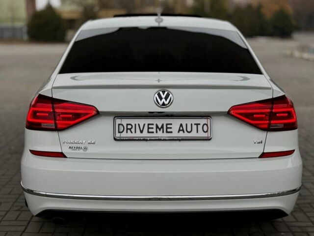 Белый Фольксваген Пассат, объемом двигателя 1.8 л и пробегом 165 тыс. км за 12199 $, фото 5 на Automoto.ua