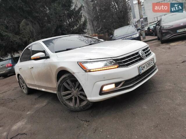 Белый Фольксваген Пассат, объемом двигателя 1.8 л и пробегом 182 тыс. км за 13500 $, фото 4 на Automoto.ua