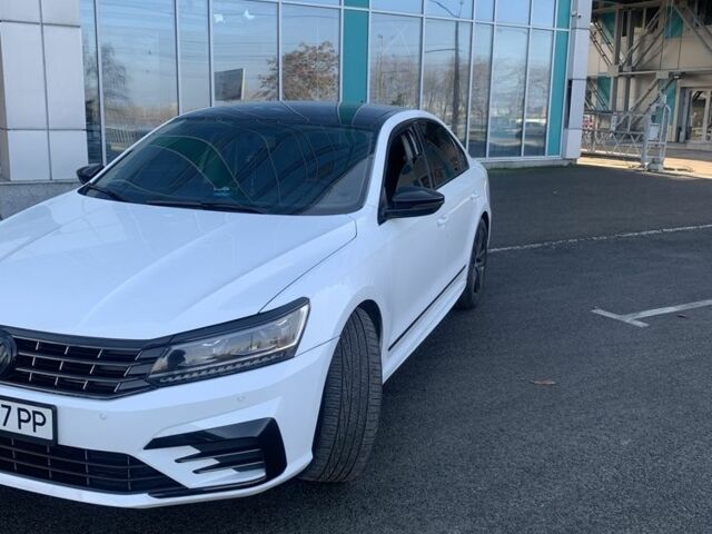 Белый Фольксваген Пассат, объемом двигателя 1.8 л и пробегом 140 тыс. км за 12700 $, фото 6 на Automoto.ua