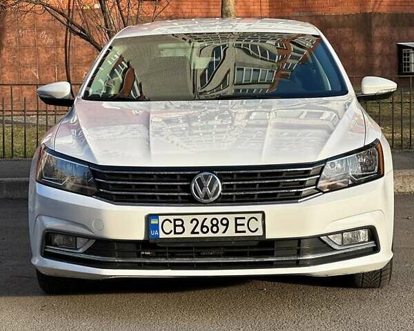 Белый Фольксваген Пассат, объемом двигателя 1.8 л и пробегом 220 тыс. км за 10500 $, фото 2 на Automoto.ua