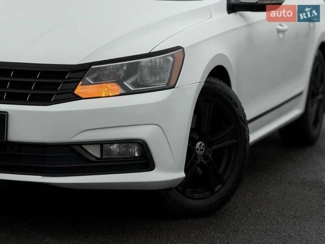 Белый Фольксваген Пассат, объемом двигателя 1.8 л и пробегом 163 тыс. км за 14700 $, фото 2 на Automoto.ua