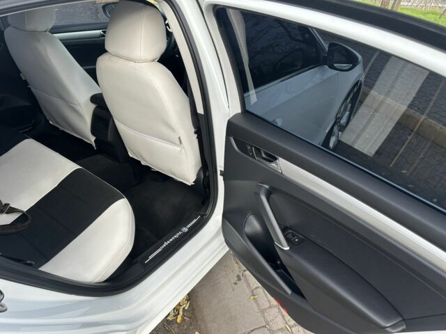 Белый Фольксваген Пассат, объемом двигателя 1.8 л и пробегом 107 тыс. км за 286 $, фото 13 на Automoto.ua