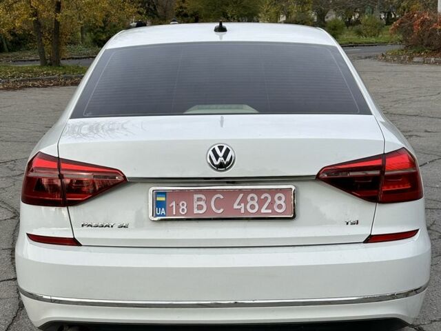 Белый Фольксваген Пассат, объемом двигателя 1.8 л и пробегом 260 тыс. км за 10000 $, фото 2 на Automoto.ua