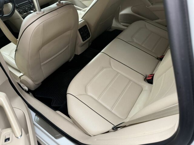 Белый Фольксваген Пассат, объемом двигателя 1.8 л и пробегом 95 тыс. км за 7200 $, фото 6 на Automoto.ua