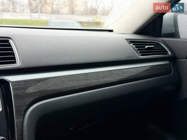 Белый Фольксваген Пассат, объемом двигателя 1.8 л и пробегом 163 тыс. км за 14700 $, фото 63 на Automoto.ua