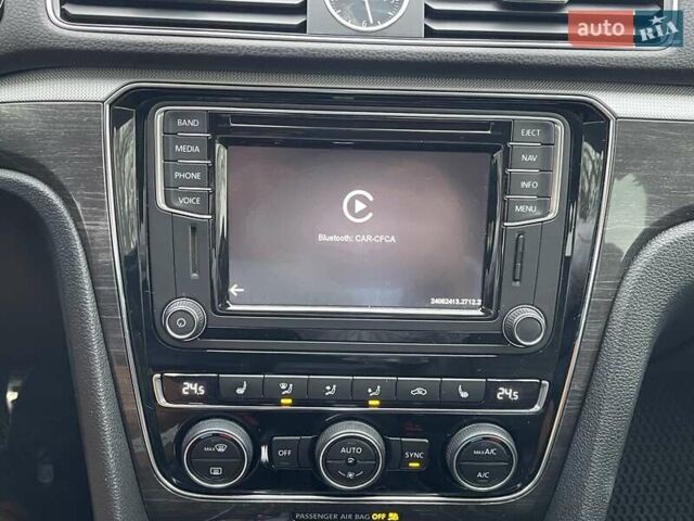 Белый Фольксваген Пассат, объемом двигателя 1.8 л и пробегом 218 тыс. км за 13500 $, фото 11 на Automoto.ua