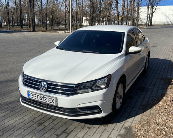 Белый Фольксваген Пассат, объемом двигателя 1.8 л и пробегом 250 тыс. км за 12100 $, фото 4 на Automoto.ua