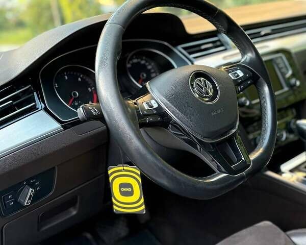 Белый Фольксваген Пассат, объемом двигателя 1.97 л и пробегом 206 тыс. км за 18000 $, фото 16 на Automoto.ua