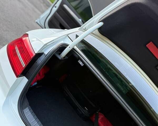 Белый Фольксваген Пассат, объемом двигателя 1.97 л и пробегом 206 тыс. км за 18000 $, фото 12 на Automoto.ua