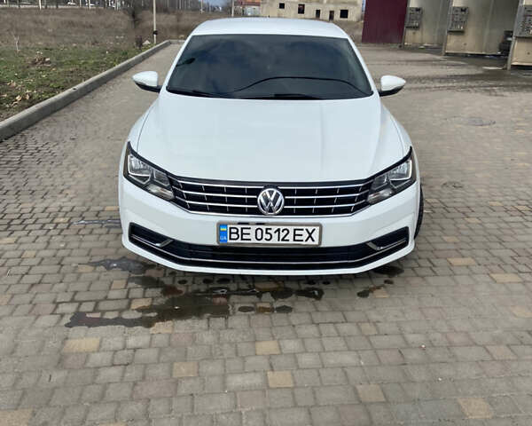 Белый Фольксваген Пассат, объемом двигателя 1.8 л и пробегом 250 тыс. км за 12100 $, фото 1 на Automoto.ua