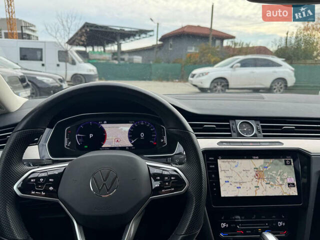 Белый Фольксваген Пассат, объемом двигателя 1.97 л и пробегом 195 тыс. км за 15500 $, фото 4 на Automoto.ua