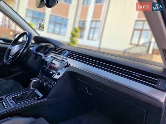 Белый Фольксваген Пассат, объемом двигателя 1.97 л и пробегом 307 тыс. км за 16999 $, фото 56 на Automoto.ua