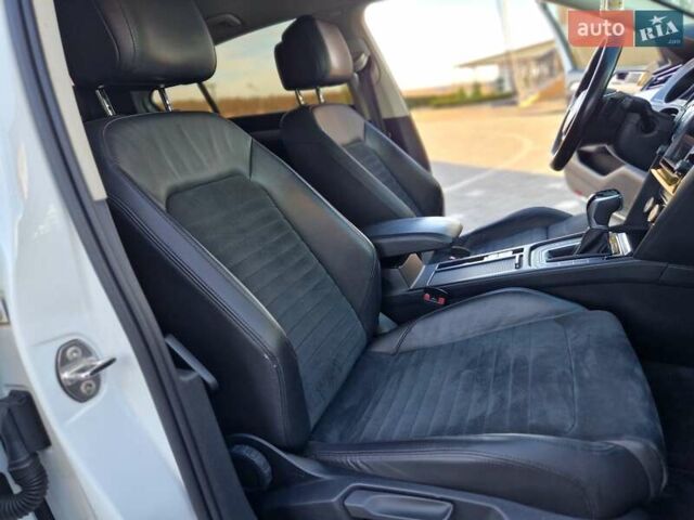 Белый Фольксваген Пассат, объемом двигателя 1.97 л и пробегом 307 тыс. км за 16999 $, фото 60 на Automoto.ua