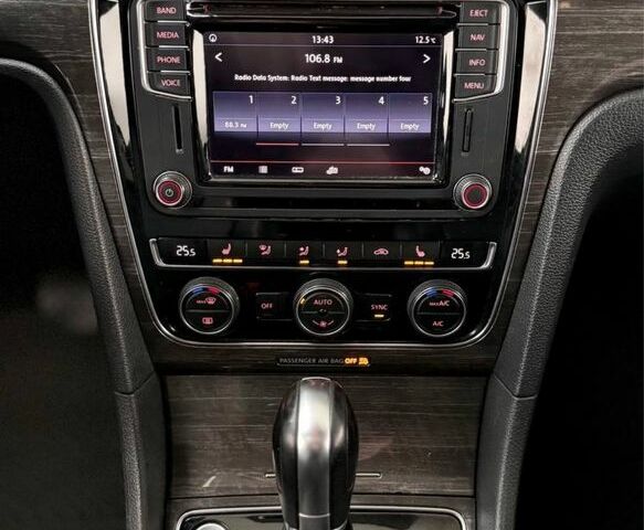 Белый Фольксваген Пассат, объемом двигателя 1.8 л и пробегом 165 тыс. км за 12199 $, фото 16 на Automoto.ua