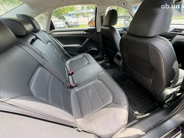 Белый Фольксваген Пассат, объемом двигателя 2 л и пробегом 125 тыс. км за 9500 $, фото 28 на Automoto.ua