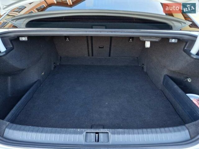 Белый Фольксваген Пассат, объемом двигателя 1.97 л и пробегом 307 тыс. км за 16999 $, фото 74 на Automoto.ua