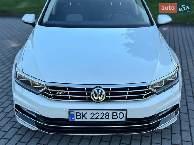 Білий Фольксваген Пассат, об'ємом двигуна 1.97 л та пробігом 211 тис. км за 19500 $, фото 24 на Automoto.ua