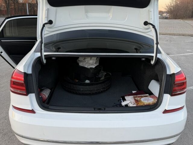 Білий Фольксваген Пассат, об'ємом двигуна 1.8 л та пробігом 270 тис. км за 11500 $, фото 21 на Automoto.ua