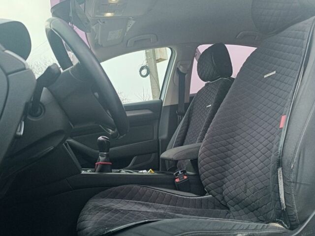 Білий Фольксваген Пассат, об'ємом двигуна 2 л та пробігом 223 тис. км за 16990 $, фото 17 на Automoto.ua