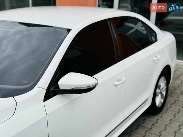 Белый Фольксваген Пассат, объемом двигателя 1.8 л и пробегом 205 тыс. км за 9100 $, фото 10 на Automoto.ua