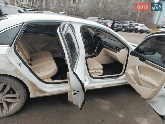 Белый Фольксваген Пассат, объемом двигателя 1.8 л и пробегом 182 тыс. км за 13500 $, фото 14 на Automoto.ua