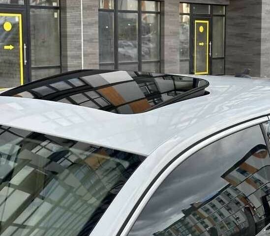 Білий Фольксваген Пассат, об'ємом двигуна 1.8 л та пробігом 110 тис. км за 8000 $, фото 7 на Automoto.ua