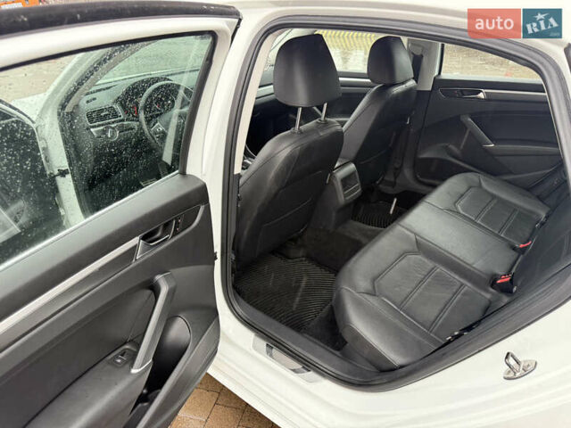 Белый Фольксваген Пассат, объемом двигателя 1.8 л и пробегом 147 тыс. км за 12399 $, фото 19 на Automoto.ua