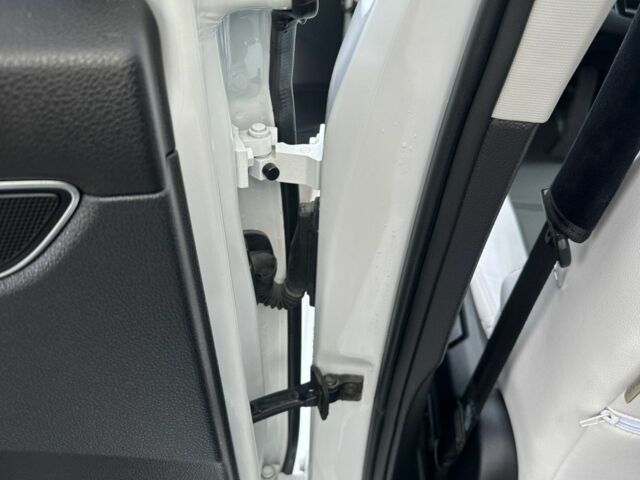 Белый Фольксваген Пассат, объемом двигателя 1.8 л и пробегом 107 тыс. км за 286 $, фото 9 на Automoto.ua