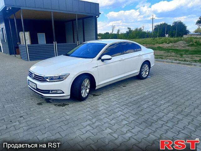 Белый Фольксваген Пассат, объемом двигателя 2 л и пробегом 301 тыс. км за 18500 $, фото 12 на Automoto.ua