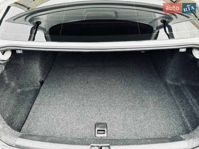 Белый Фольксваген Пассат, объемом двигателя 1.8 л и пробегом 205 тыс. км за 9100 $, фото 34 на Automoto.ua