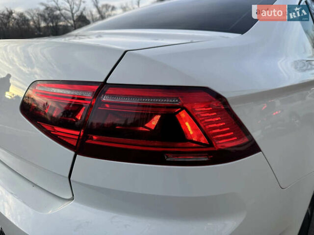 Фольксваген Пассат 2016 в Одессе на Automoto.ua Белый Фольксваген Пассат, объемом двигателя 1.4 л и пробегом 235 тыс. км за 17500 $, фото 6 на Automoto.ua