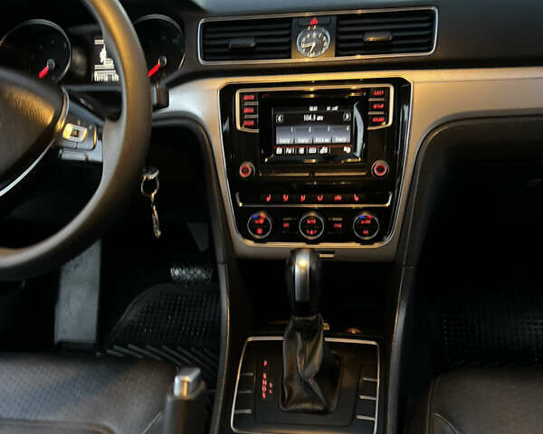 Белый Фольксваген Пассат, объемом двигателя 1.8 л и пробегом 137 тыс. км за 11900 $, фото 27 на Automoto.ua