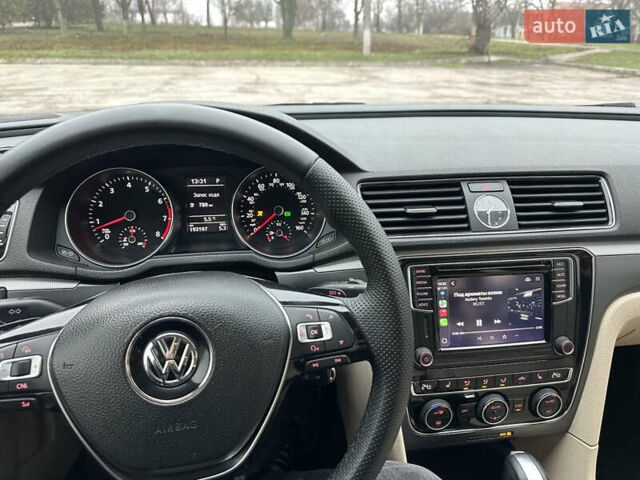 Белый Фольксваген Пассат, объемом двигателя 1.8 л и пробегом 193 тыс. км за 11500 $, фото 29 на Automoto.ua