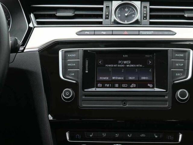 Белый Фольксваген Пассат, объемом двигателя 1.8 л и пробегом 200 тыс. км за 9800 $, фото 20 на Automoto.ua